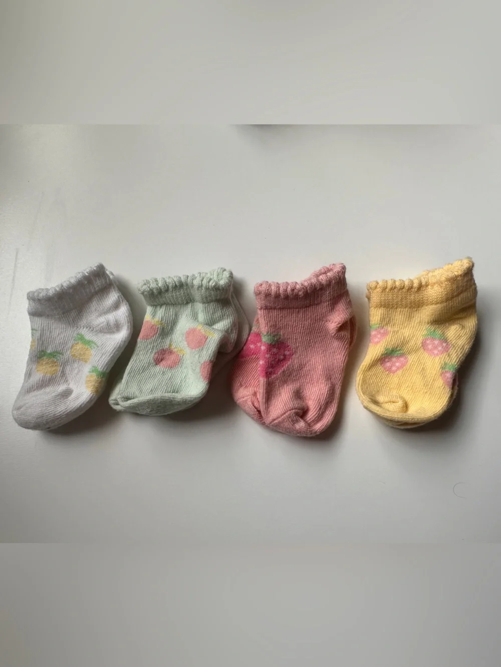 H&M 4 Pack Baby Fruit Ankle Socks Strawberries Pineapple
